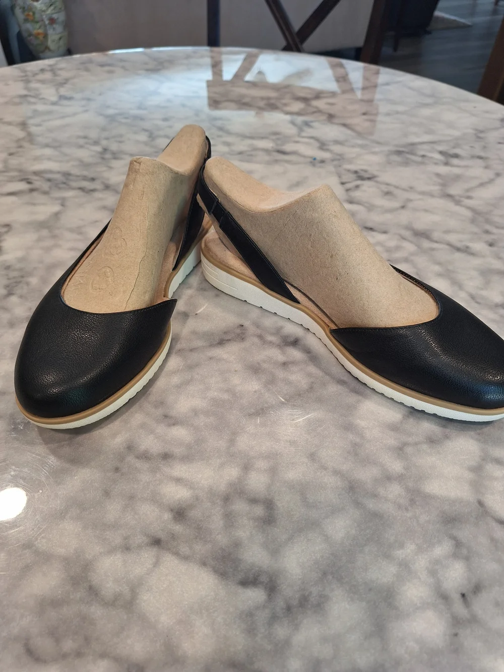 Soul Naturalizer 11W Classic Black Women's Slip-On Flats